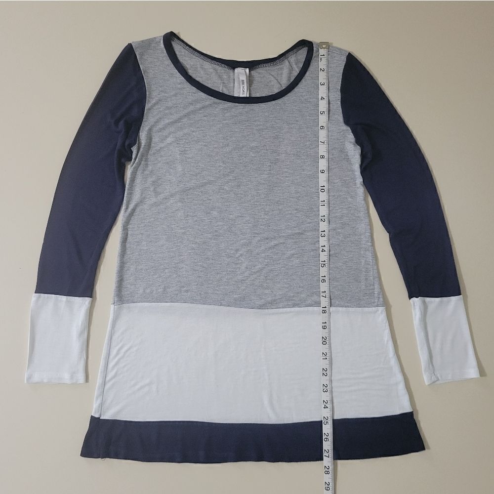 Brenda's Long Sleeve Colorblock Tunic Top - Picture 4 of 9